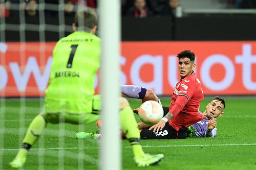 ¡Piero Hincapié se despidió de la Europa League! José Mourinho busca ganarle al Sevilla