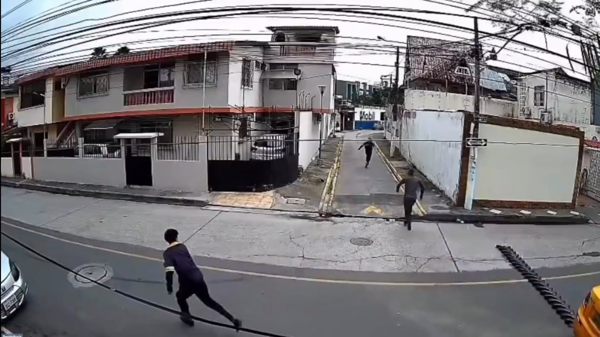 Sujeto con arma de fuego intenta secuestrar a un estudiante que caminaba en el sector de la FAE, Guayaquil