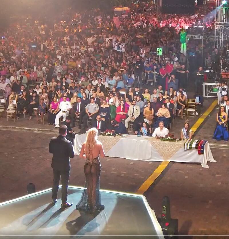 Carolina Jaume en la elección de la Reina de Machala 2024