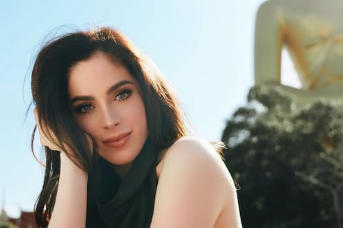 Así bailó música ecuatoriana la Miss Universo Fatima Bosch