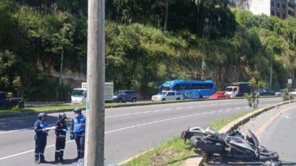 Motociclista falleció tras accidente de tránsito en la Autopista General Rumiñahui