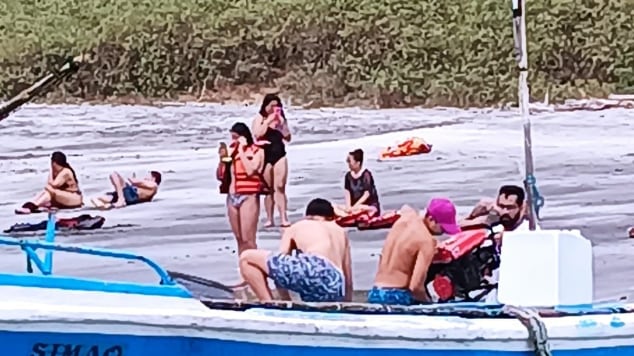 Denuncian cerveza, música a todo volumen y descontrol en el Parque Nacional Machalilla, área protegida