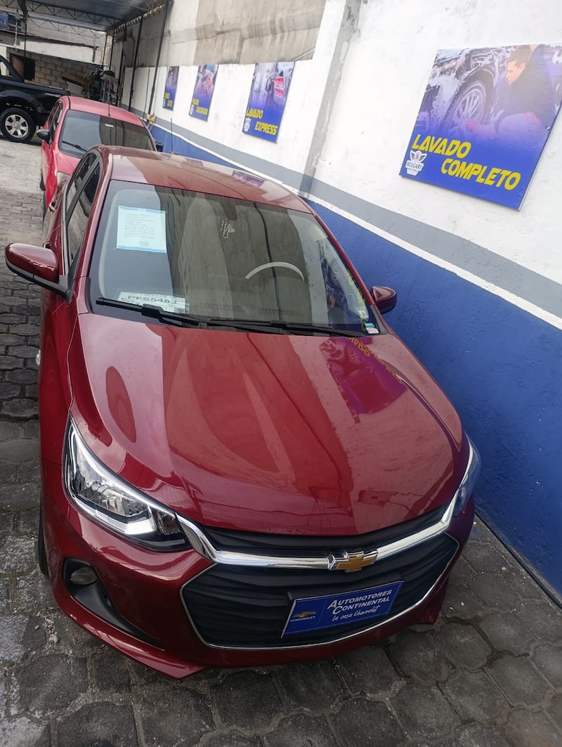 Ofertaban carros en redes, cobraban USD 2.500 y no entregaban nada en Quito: dos concesionarias fueron clausuradas