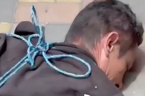 Delincuente roba a menor al salir del colegio en Ambato y así terminó