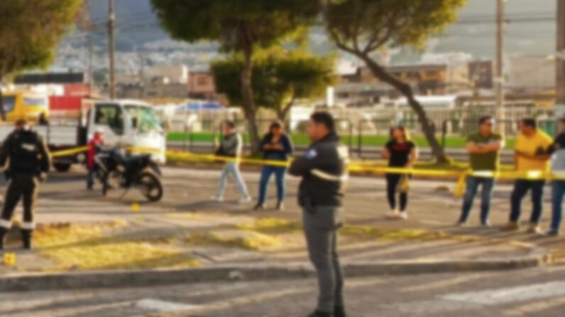 Mujer fue asesinada a tiros en Ponciano, en el norte de Quito; abandonaron droga junto al cuerpo