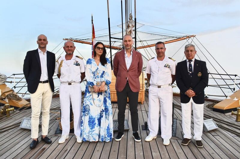 Llegó a Ecuador el buque en servicio más antiguo  de la Marina de Italia: Amerigo Vespucci