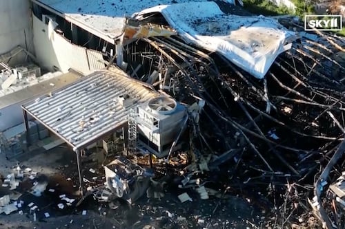 2 muertos y 11 heridos por explosión en una fábrica en Kentucky