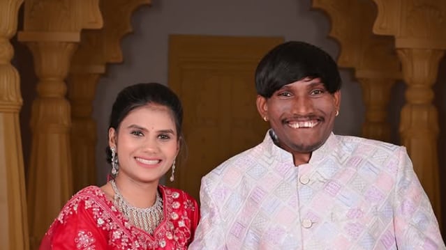 El hombre considerado más guapo de la India se casó con su mejor amiga de la infancia