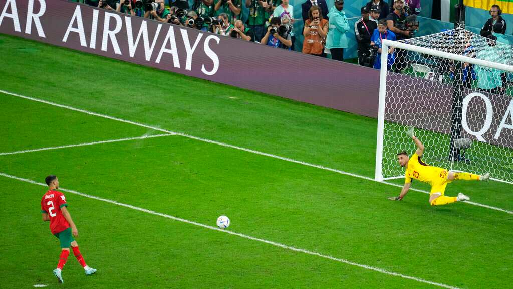 Hakimi marca golazo al estilo panenka y pone en cuartos de final a Marruecos.