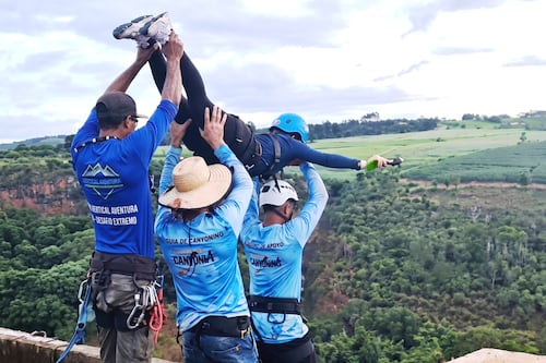 “Sufrieron un bloqueo mental”: la explicación que dieron los instructores tras lanzar a una joven sin cuerda en Brasil