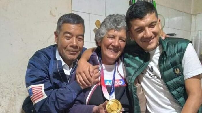 Falleció Ana Luisa Montenegro, madre del ciclista ecuatoriano, Richard Carapaz.