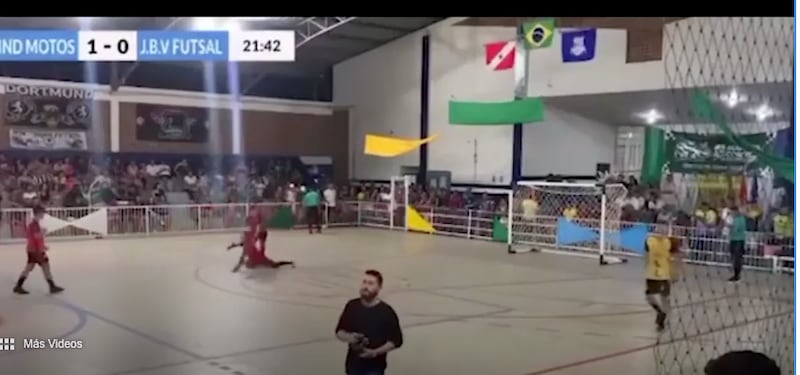 Arquero muere tras atajar un penal en torneo amateur de futsal