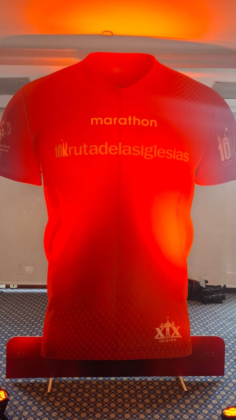 La camiseta oficial de la Ruta de las Iglesias 2025 fue presentada oficialmente junto a la carrera en el Hotel Colón.