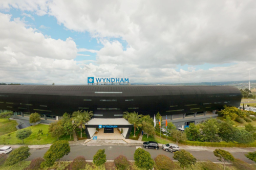 Wyndham Quito Airport recibe dos prestigiosos premisos