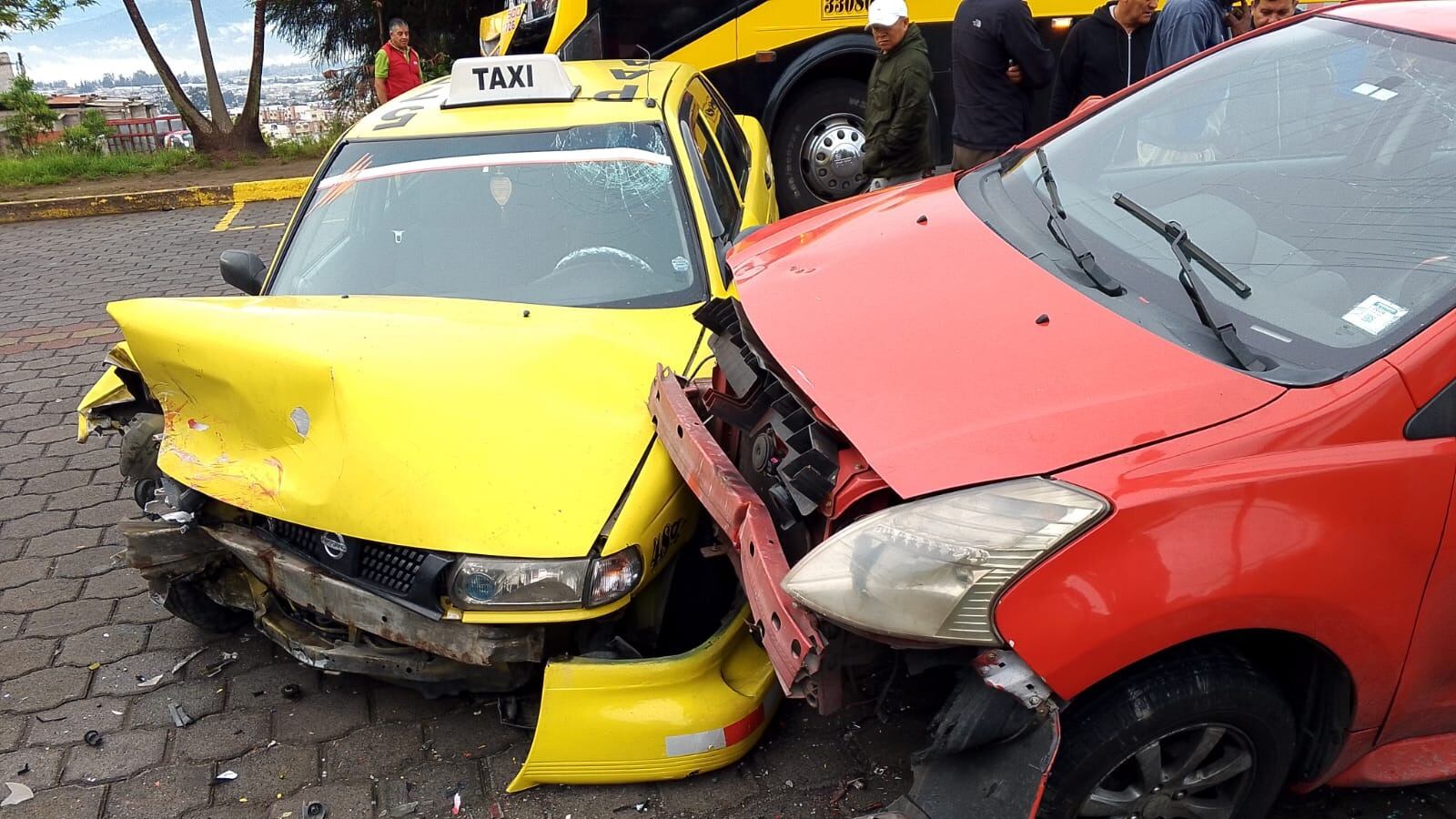 Quito: accidente de tránsito en San José de Morán deja un herido