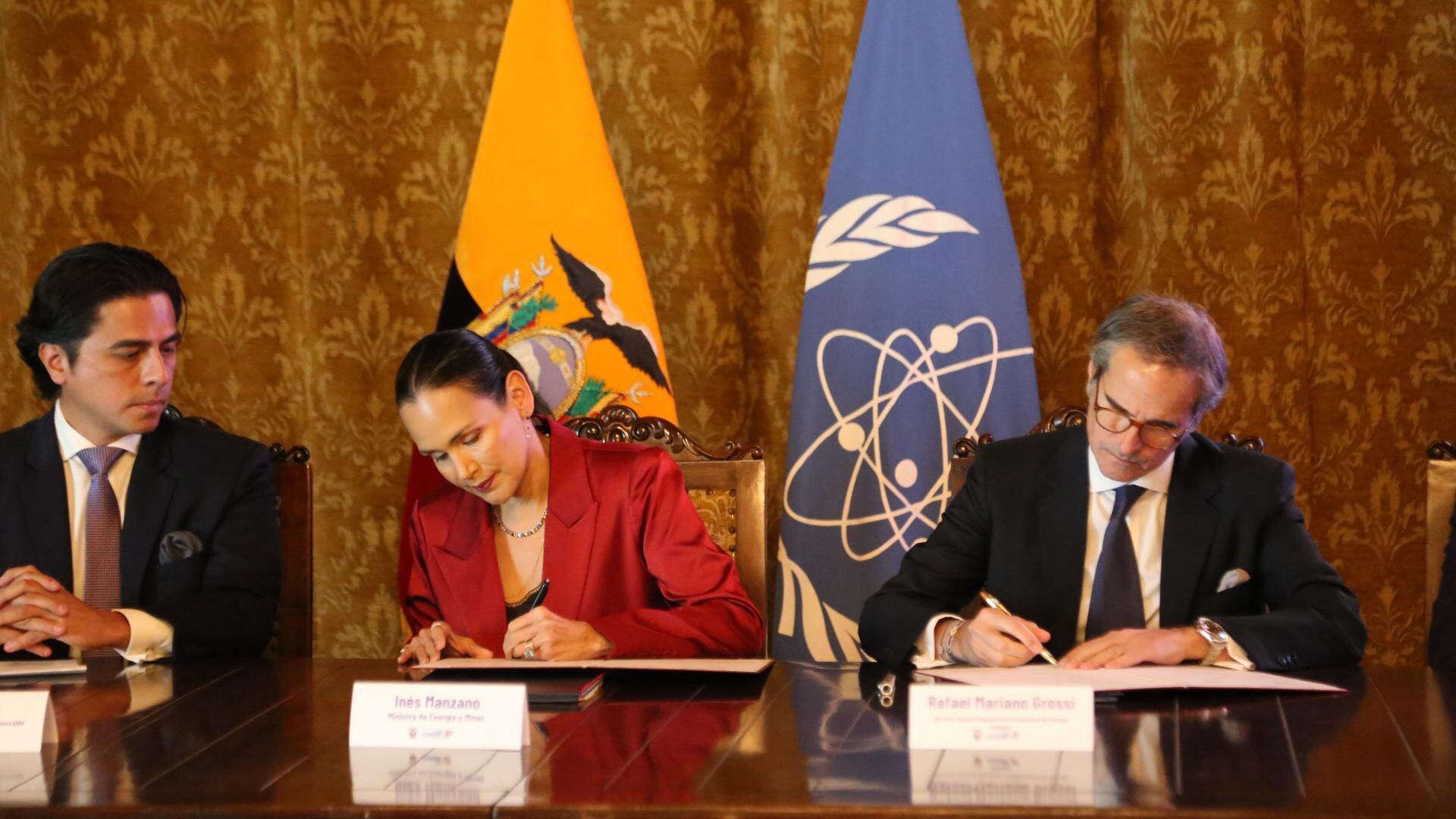 Ecuador suscribe acuerdo con OIEA para iniciar cooperación técnica en energía nuclear
