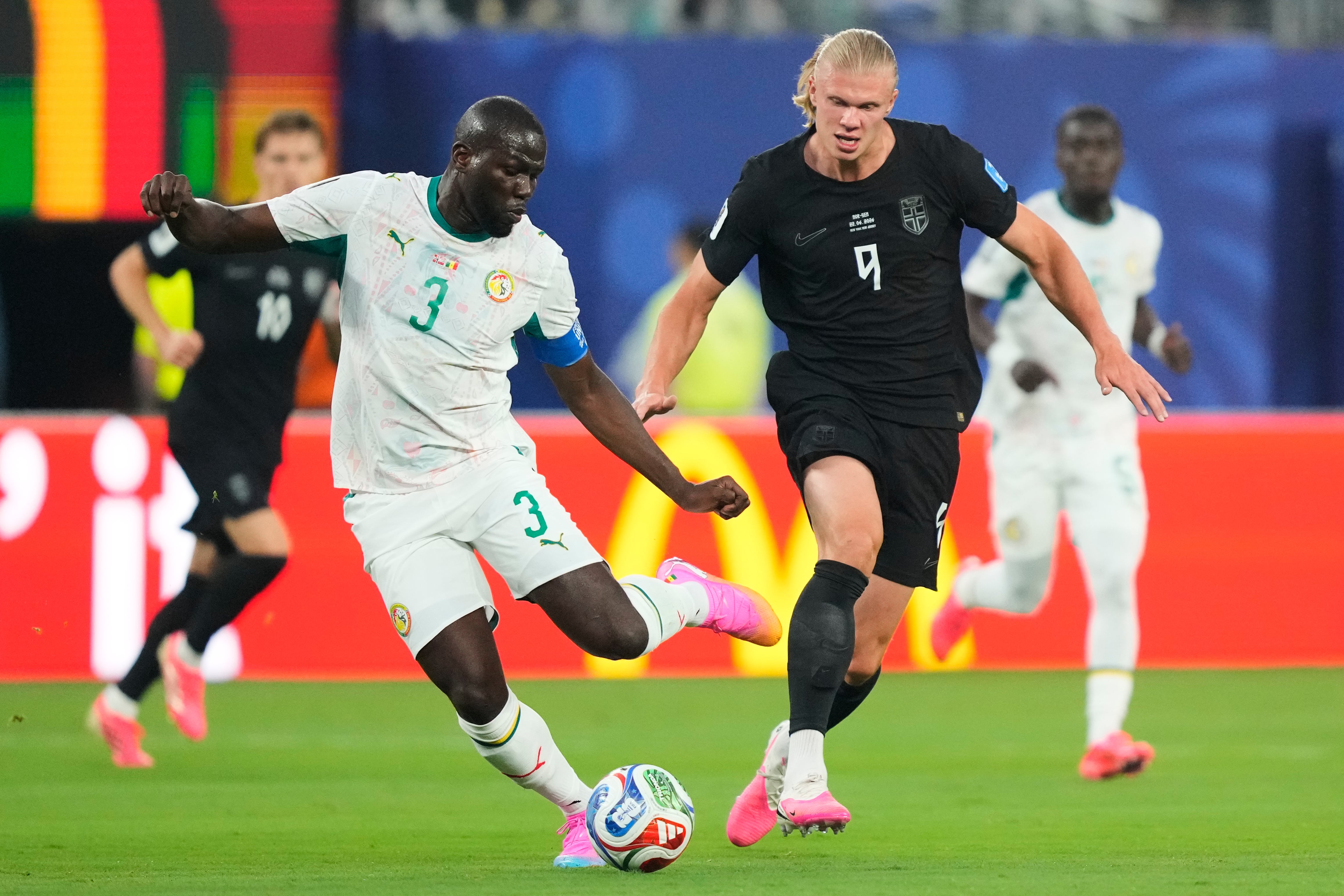 Noruega ganó un partido clave ante Senegal y quedó mano a mano con Francia