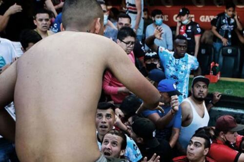 ¡De aplaudir! El gesto del Tin Angulo durante los enfrentamientos de hinchas en México