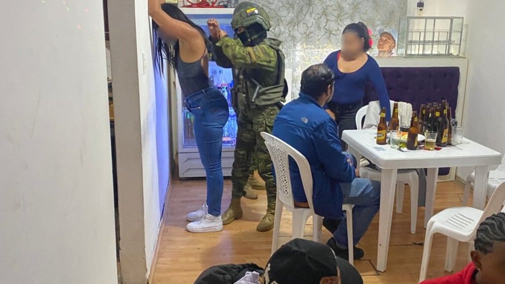 Clausuran de casa de citas con licencia de restaurante de Quito