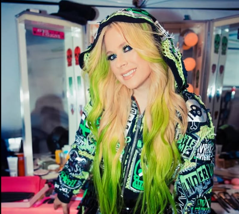 Así se ve ahora Avril Lavigne