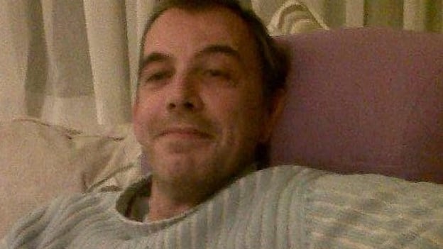 Mujer apuñaló a su exesposo tras enterarse que sacrificó a sus perros - Fuente: Foto de X