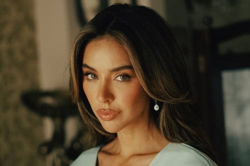 Nadia Mejía transforma su historia en música con “Soy Suficiente”, un himno de fe y amor propio