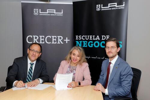 Banco Central del Ecuador  y la Universidad Adolfo Ibáñez firman convenio de cooperación internacional