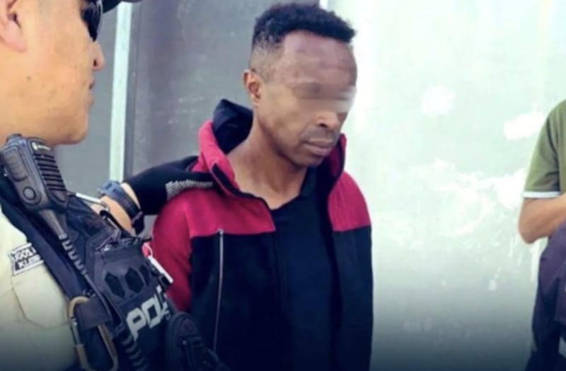 Versiones de los trabajadores indican que los asaltantes pedían celulares iPhone.