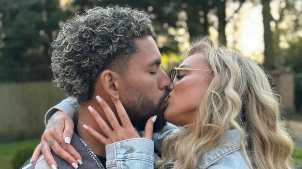 Alisha Lehmann y Douglas Luiz