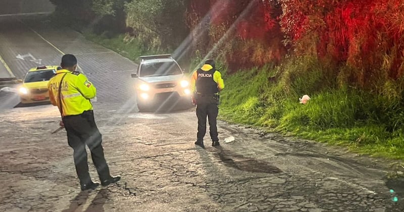 Asalto violento en el suroriente de Quito deja a un taxista herido de bala: delincuentes se llevaron su vehículo