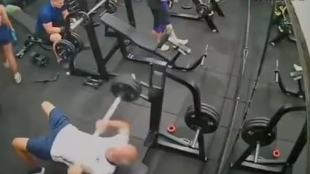 hombre muere gimnasio Brasil