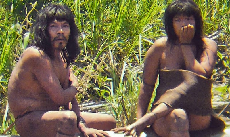 Revelan imágenes inéditas de uno de los últimos pueblos aislados del mundo