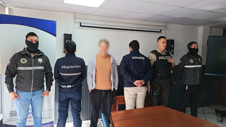 Deportan en Quito a ciudadano estadounidense requerido por delitos sexuales contra menores