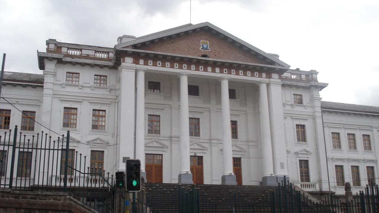 Suicidio colegio Mejía