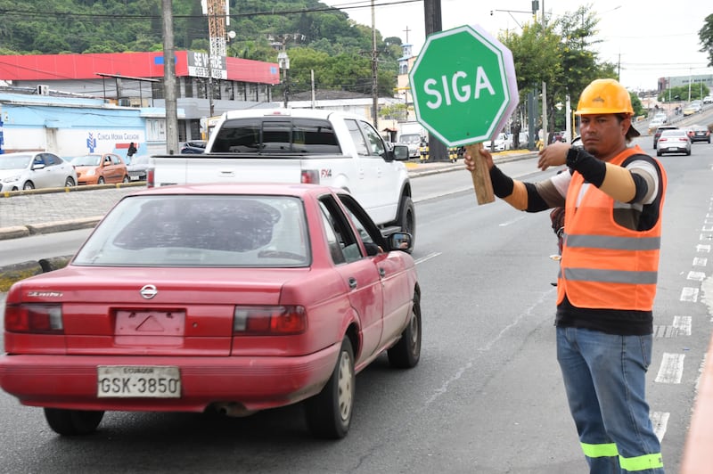 La intervención incluye reparación estructural, nueva iluminación y medidas de seguridad para peatones durante los trabajos.