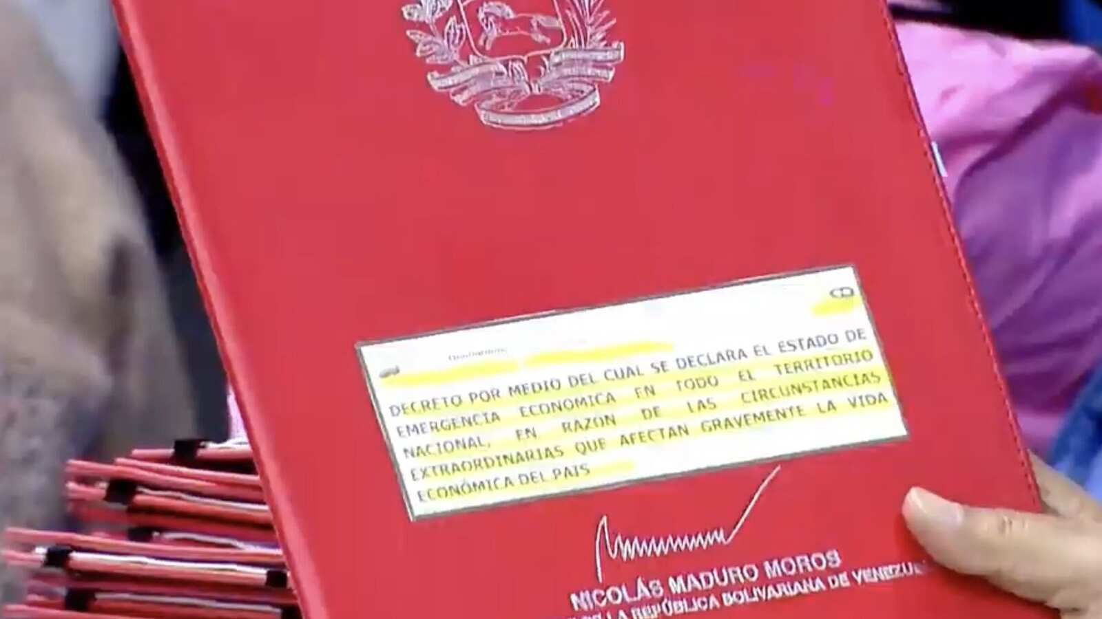Nicolás Maduro, decreta emergencia económica en Venezuela