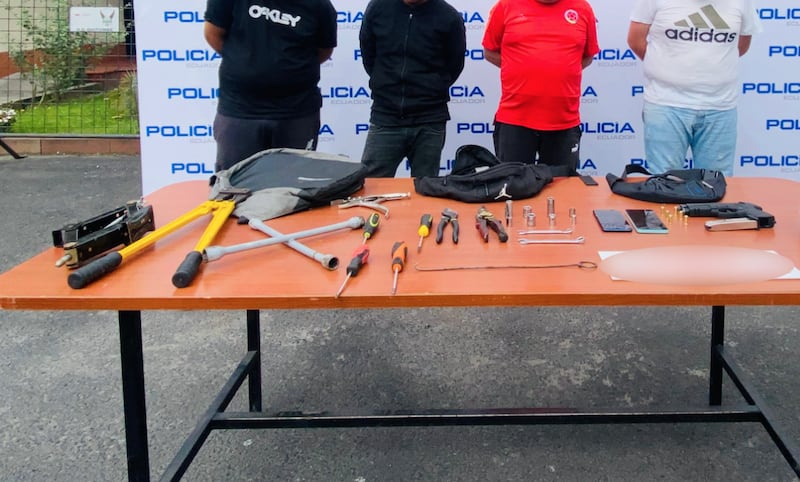 Detienen a banda dedicada al robo de vehículos y casas en el sur de Quito