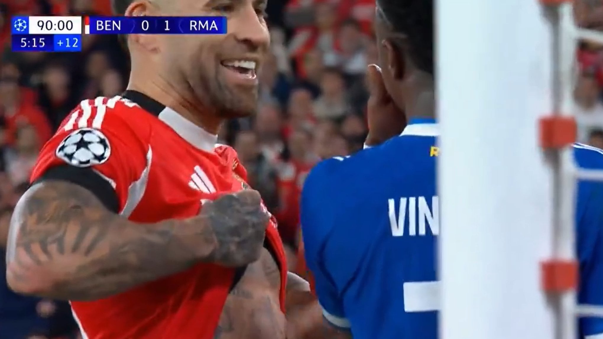 El gesto que tuvo Otamendi con Vinícius Jr.