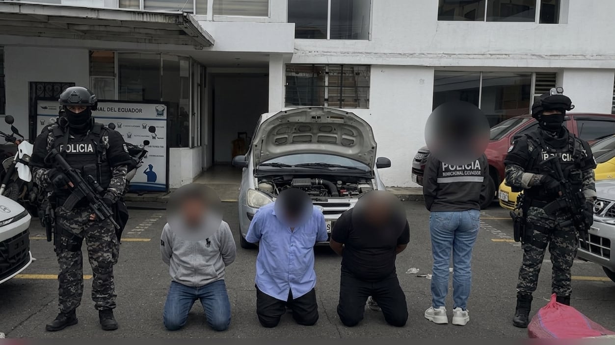Quito: Policía decomisó más de 200 kilos de droga y captura a tres presuntos integrantes de Los Lobos - Fuente: Ministerio del Interior