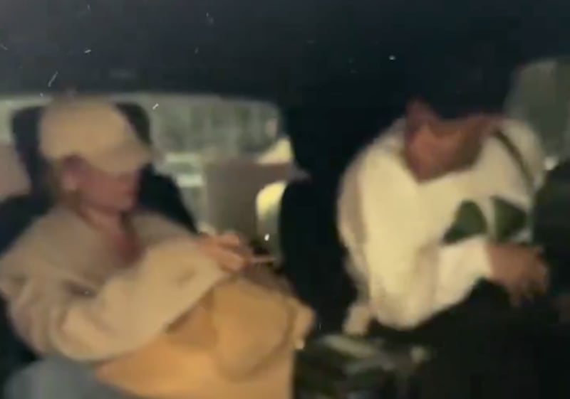 Kylian Mbappé y Ester Expósito