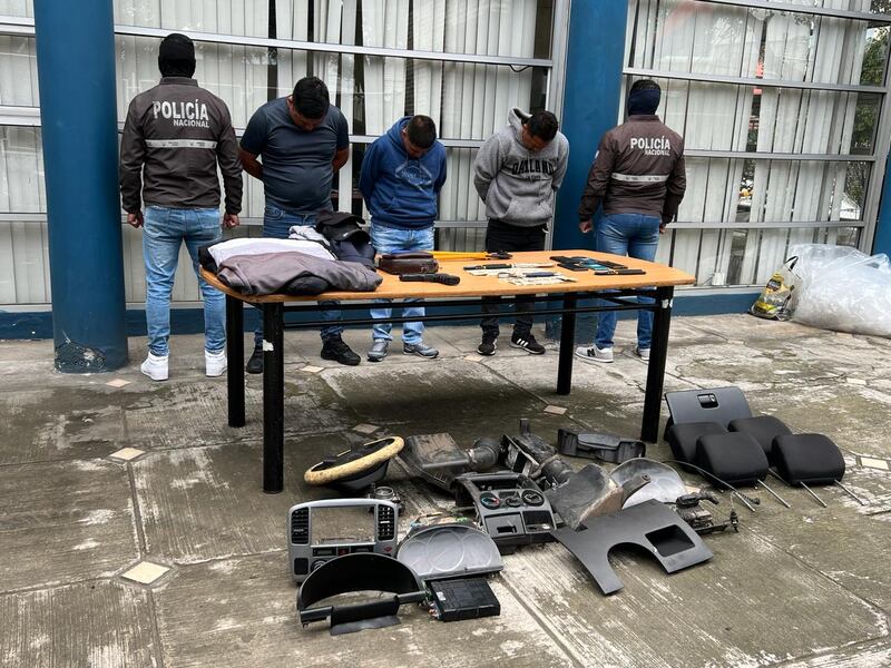 VIDEO: así fue cómo asaltaron a trabajadores de obras públicas en el sur de Quito.