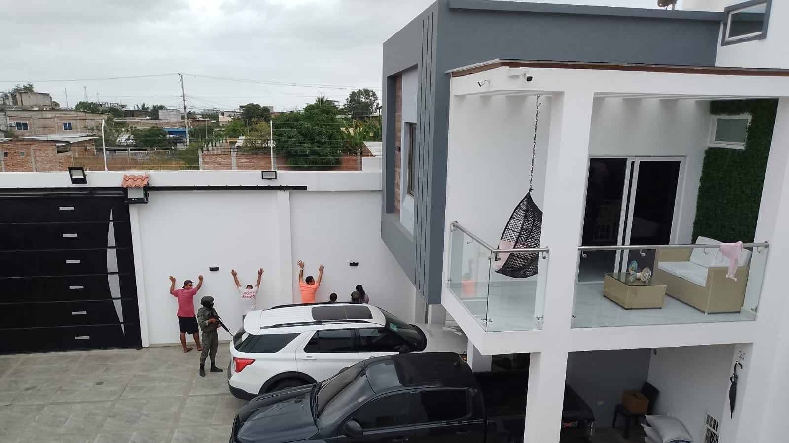 Allanamiento de la casa del hermano de alias Fito