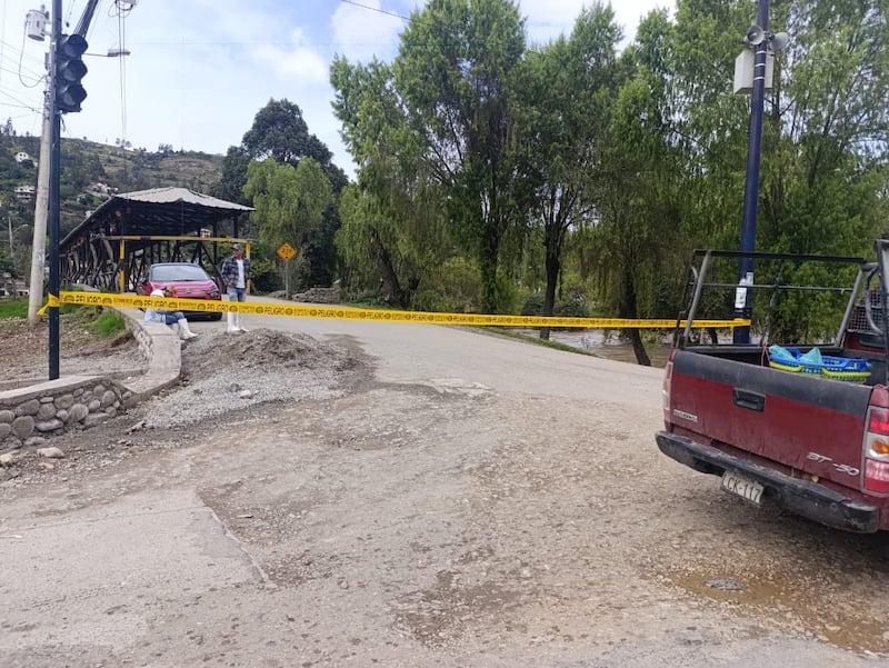 Lluvias: Desbordamiento de Río Santa Bárbara en Gualaceo- Azuay