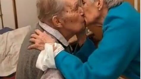 abuelitos enamorados
