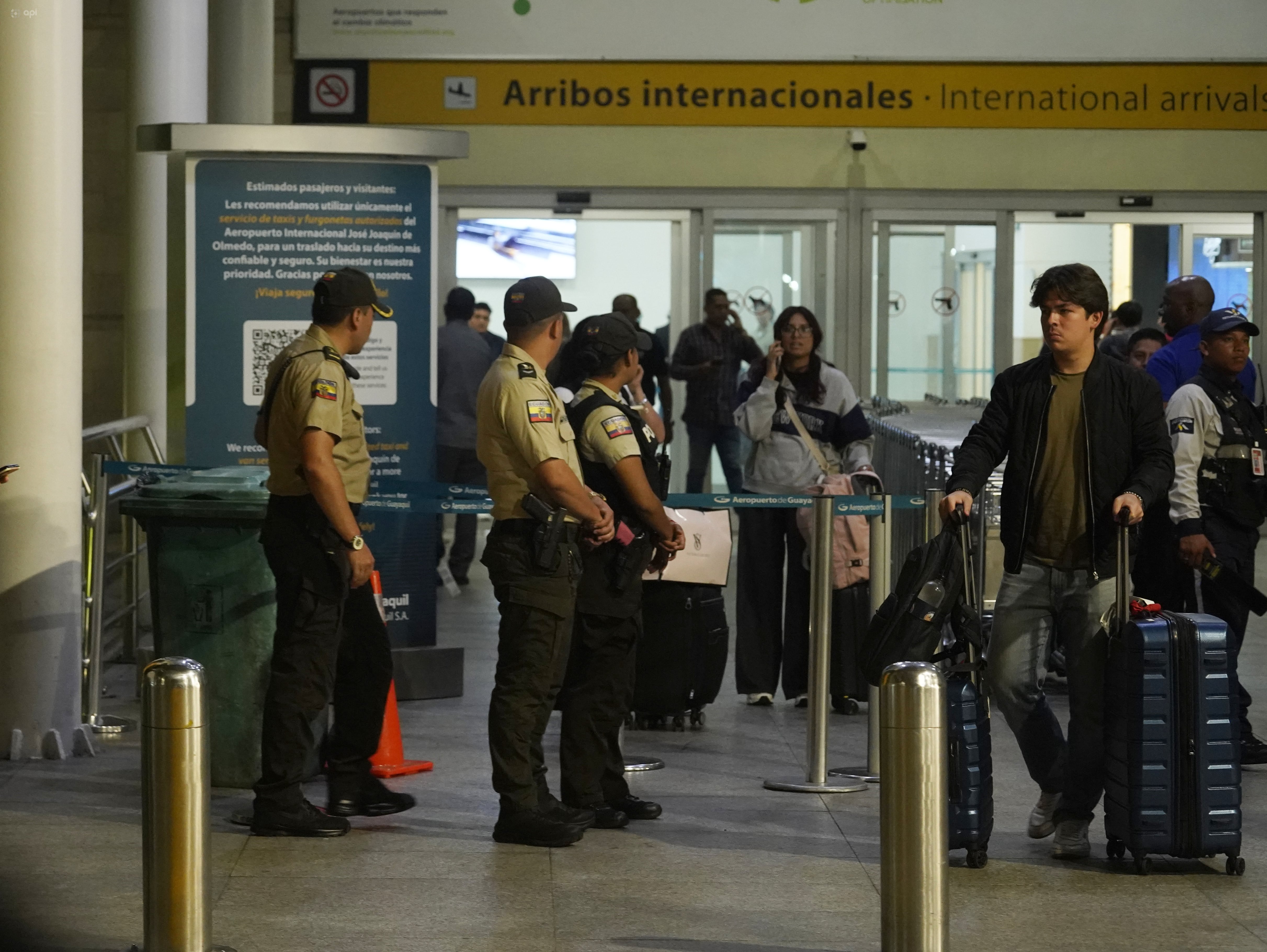 Gobierno aclara qué ocurrió con el cuerpo de alias Cachete, cabecilla de Los Águilas asesinado en el aeropuerto de Guayaquil