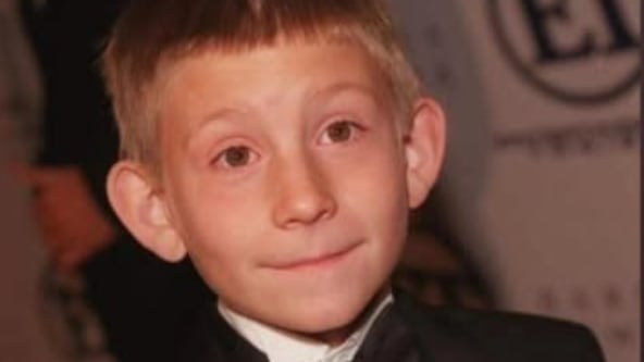 Erik Per Sullivan no volverá a interpretar a Dewey.