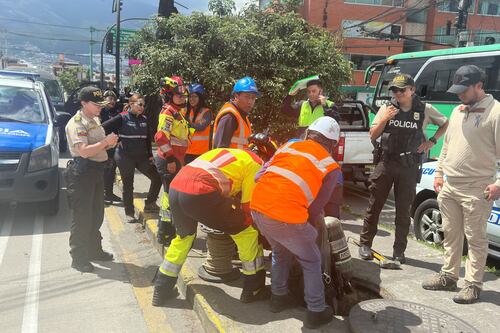Equipos de inspección salen de alcantarillas cercanas a la cárcel de El Inca sin encontrar novedades en Quito