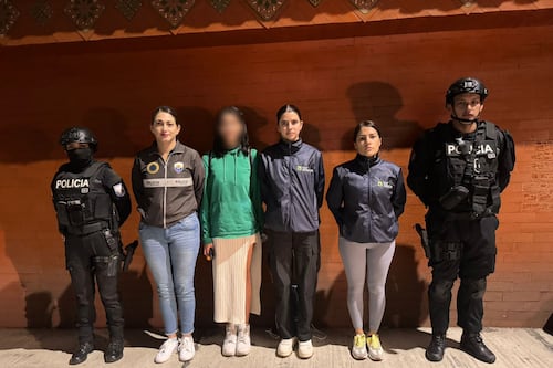 Rescatan a colombiana de 19 años en Quito tras allanamiento en casa utilizada para explotación sexual