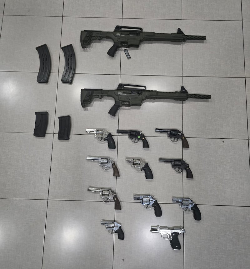 Intervienen empresa de seguridad privada y decomisan armas de dudosa procedencia en Guayaquil. Foto: Policía Nacional
