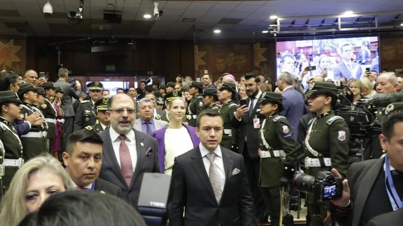 Presidente Daniel Noboa junto al presidente de la Asamblea Nacional, Henry Kronfle